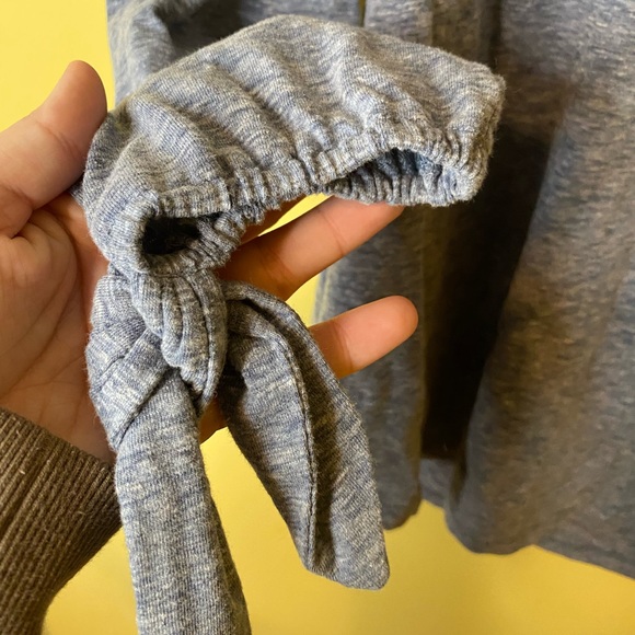 Chelsea & Violet Blue/Grey Elastic Off Shoulder Flowy Tie Sleeves Top Size XS - Picture 5 of 7